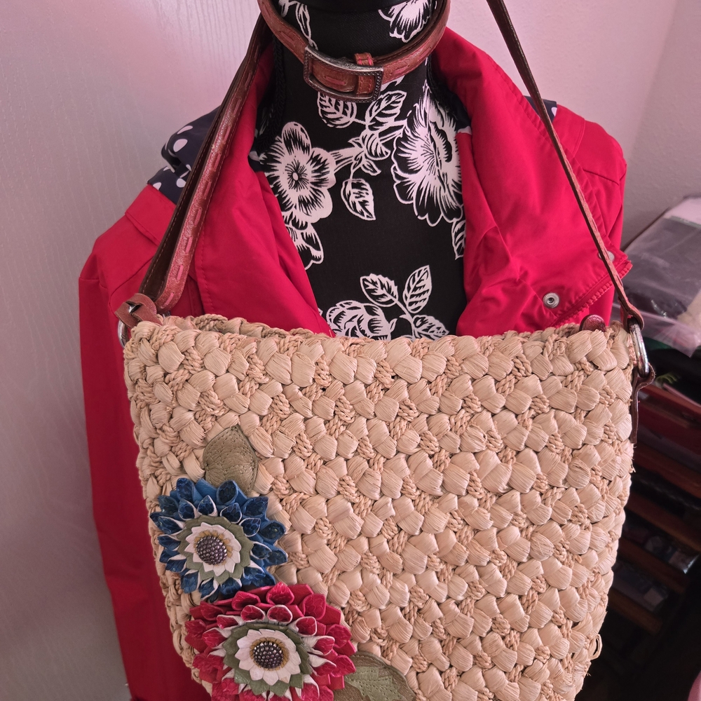 Brighton, Marldigh Straw Purse. Red and blue floral embleshments.  Heart